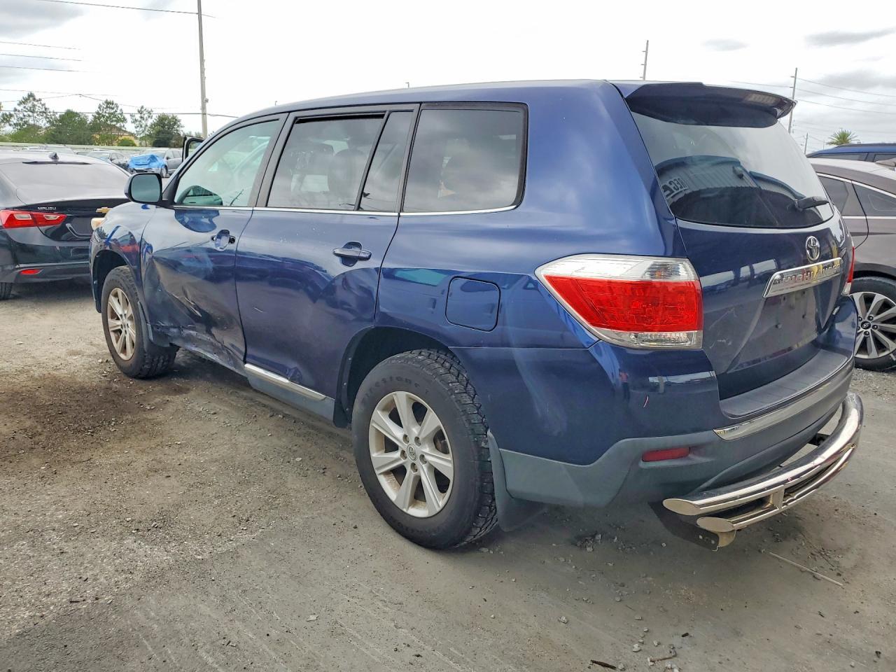 2013 Toyota Highlander Base - Фото 2