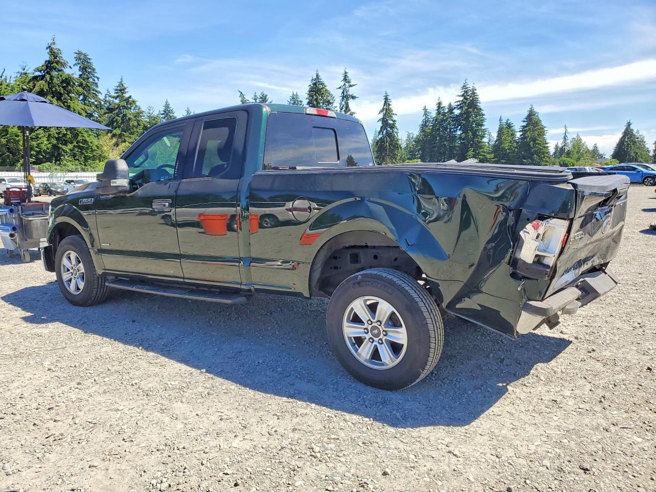 2016 Ford F150 Super Cab - Image 2