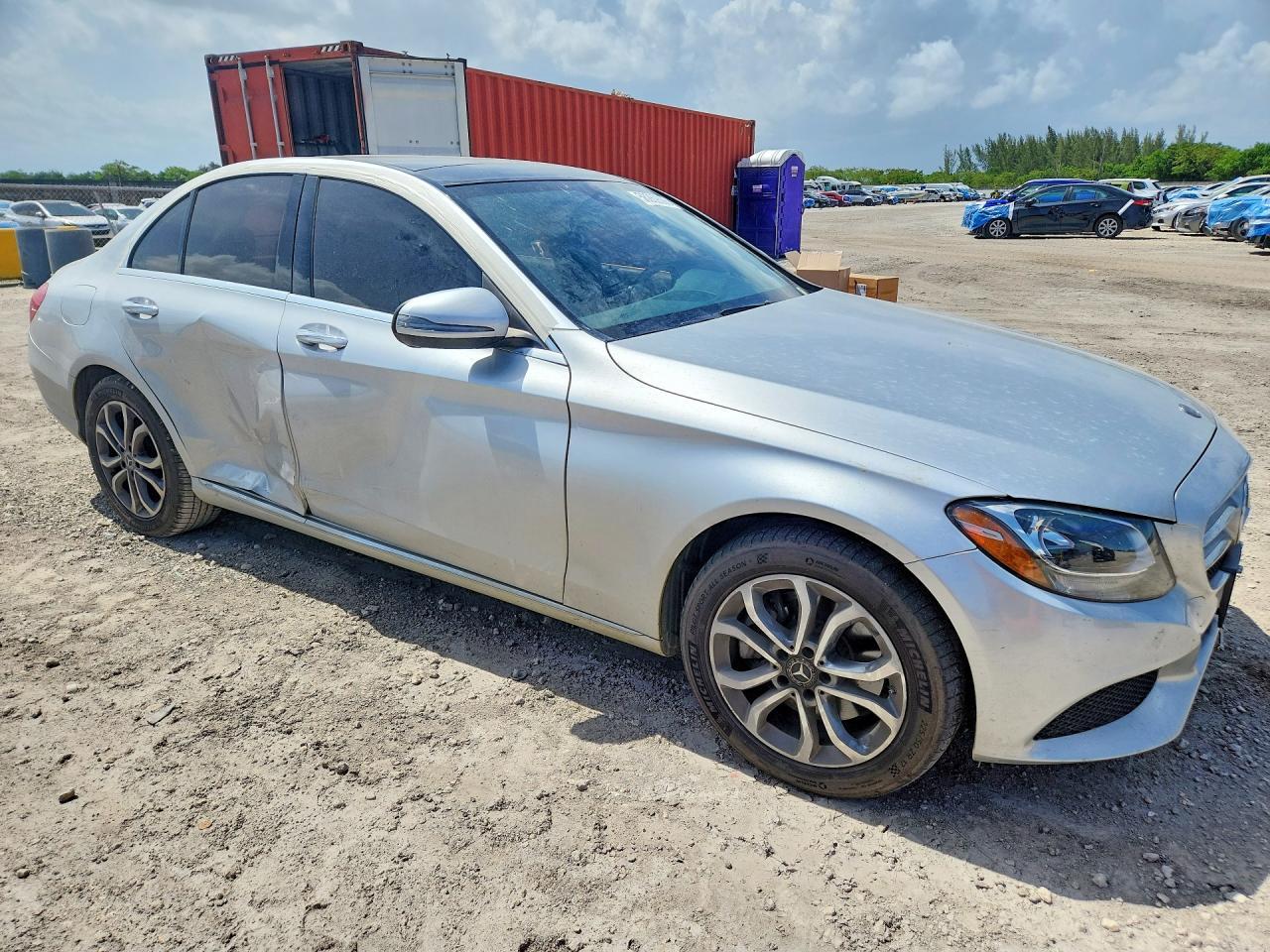 2018 Mercedes-Benz C 300 4Matic - Фото 4