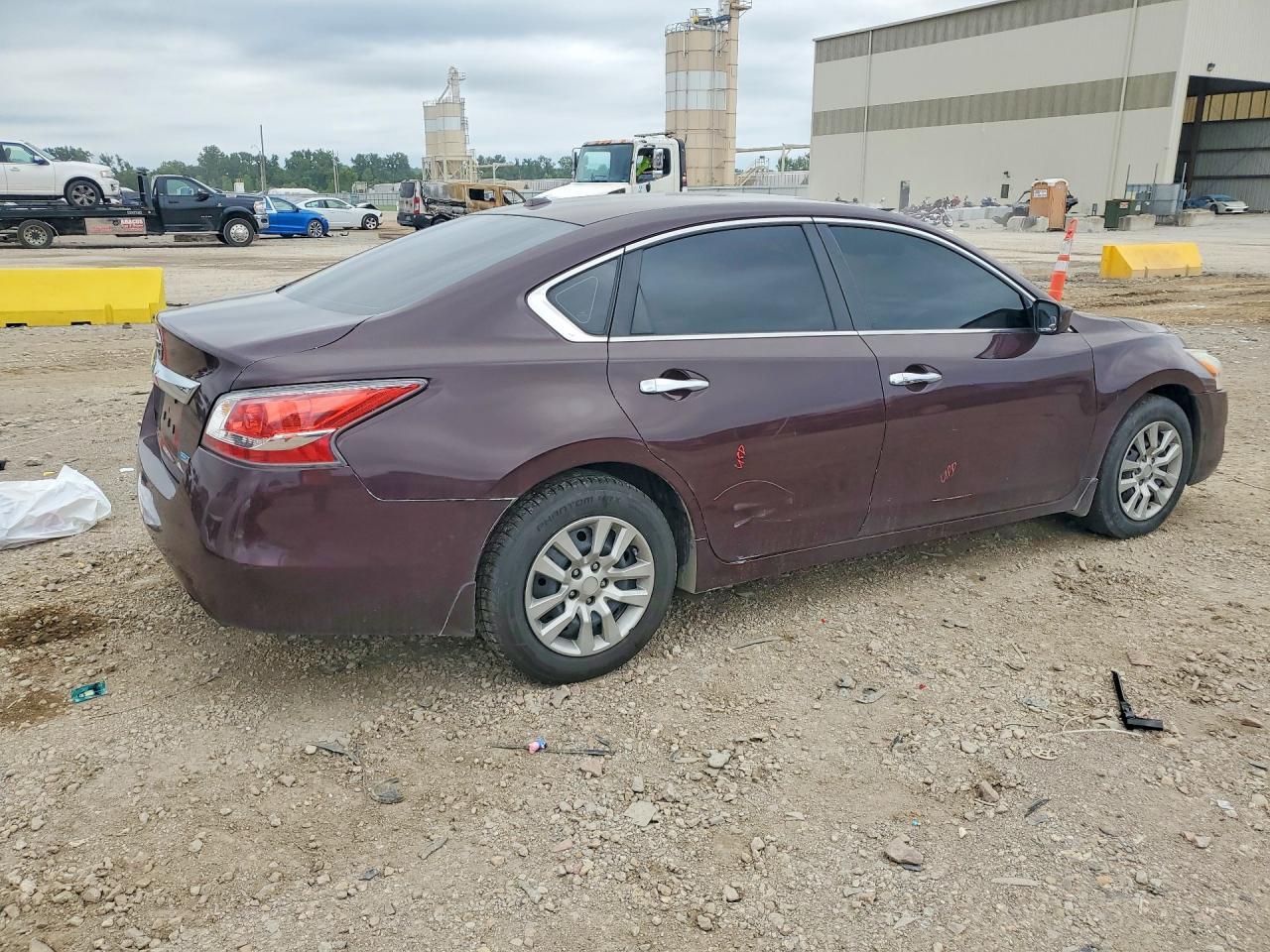 2014 Nissan Altima 2.5 S - Фото 3