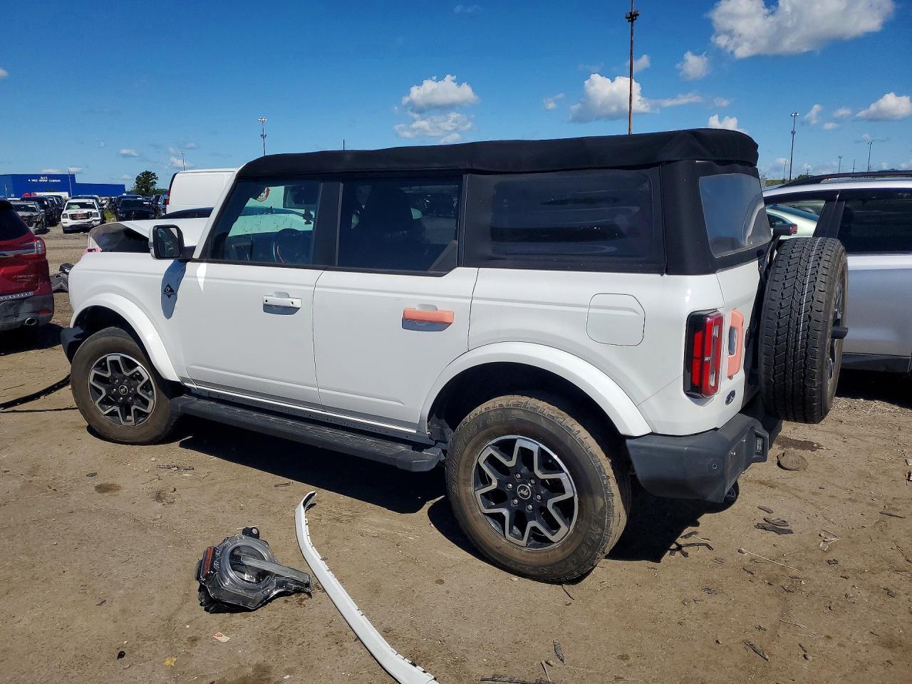 2022 Ford Bronco Base - Фото 2