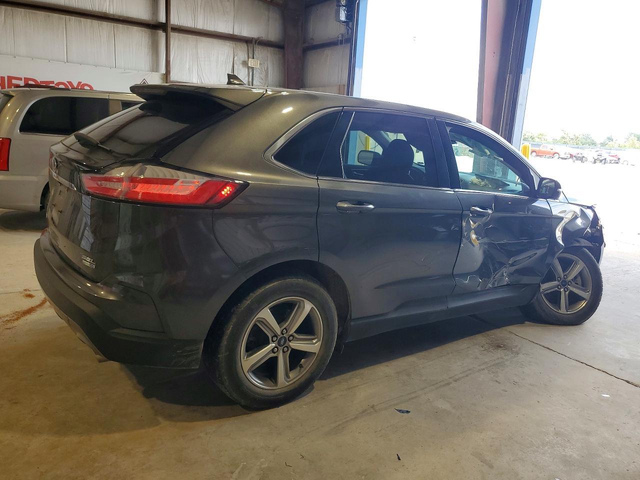 2019 Ford Edge - Фото 3