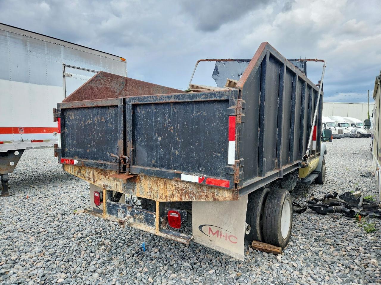 2011 Ford F550 Super Duty Dump Truck - Image 4