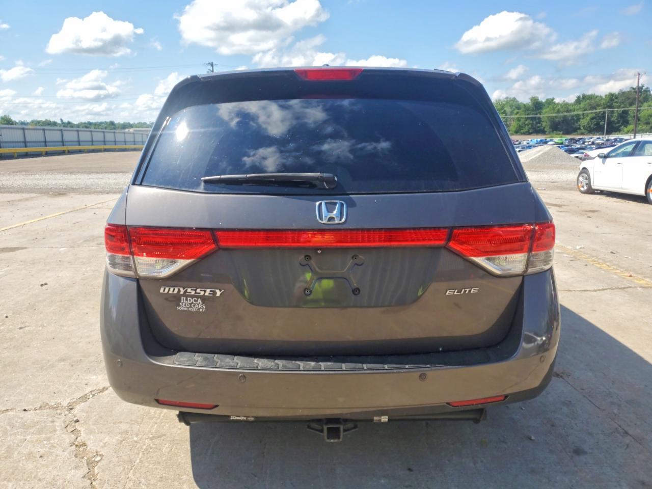 2015 Honda Odyssey Touring - Image 6