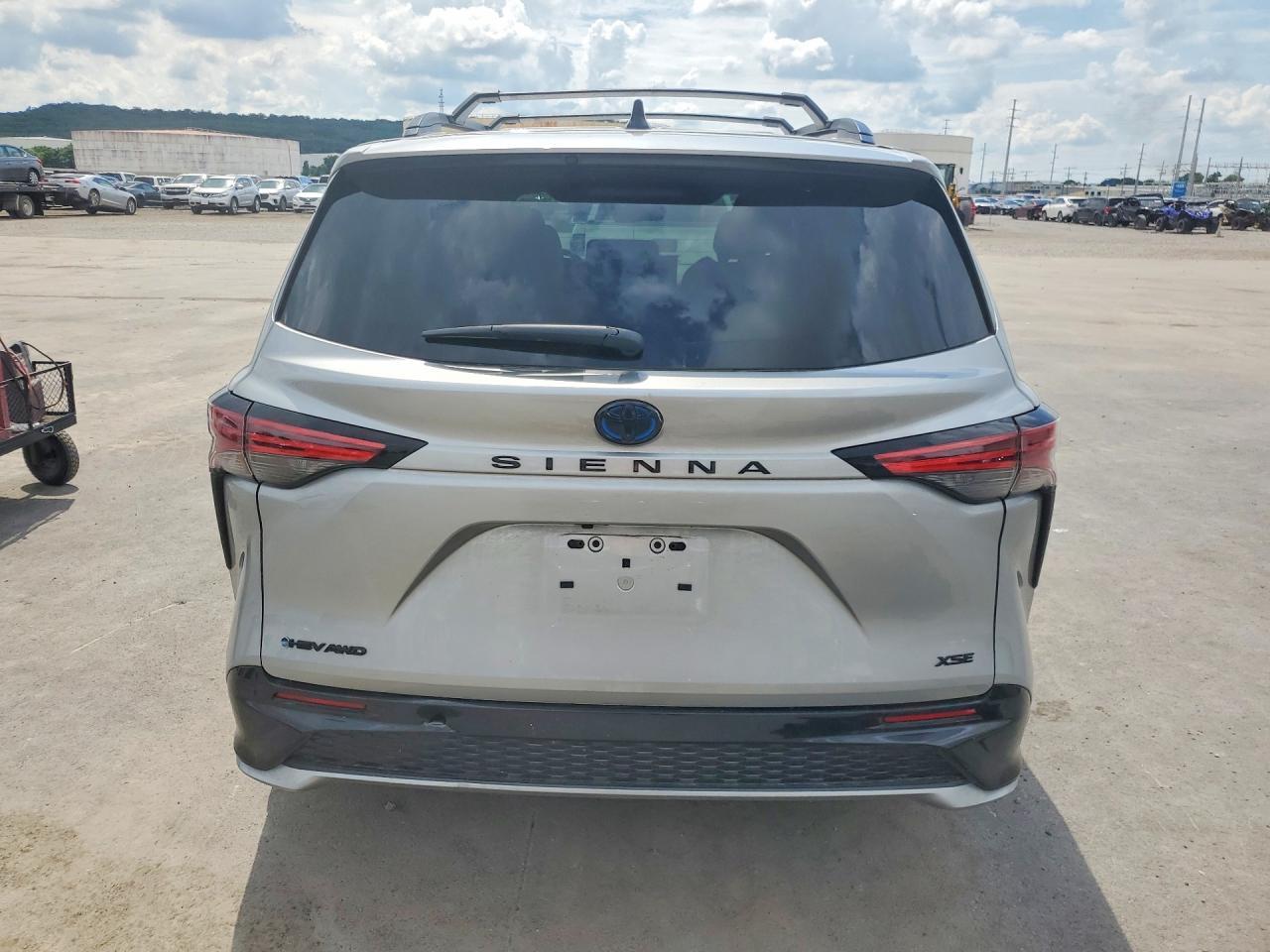 2025 Toyota Sienna Xse 7-Passenger - Фото 6