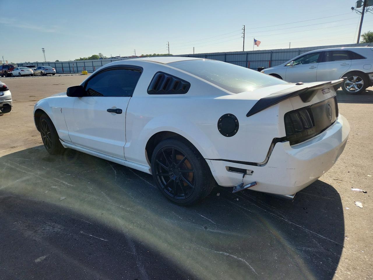 2007 Ford Mustang - Фото 2