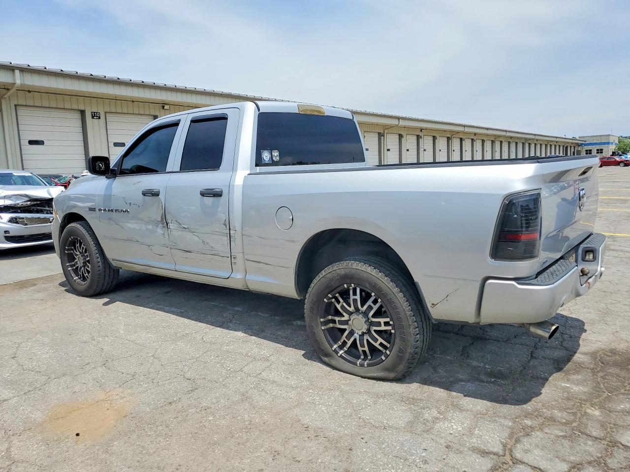2012 Dodge Ram 1500 St - Фото 2