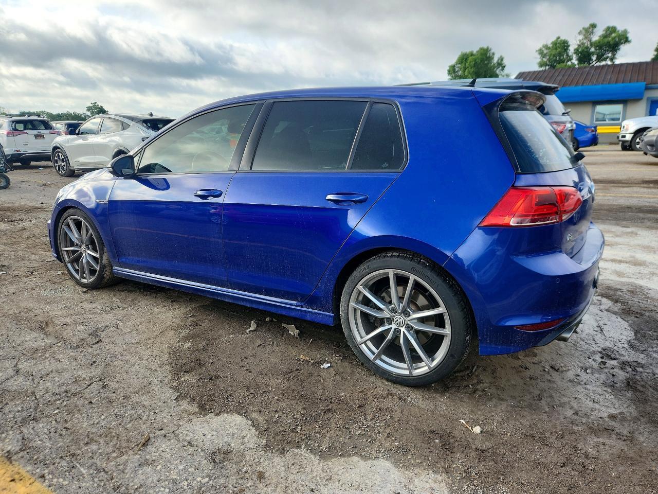 2017 Volkswagen Golf R - Фото 2