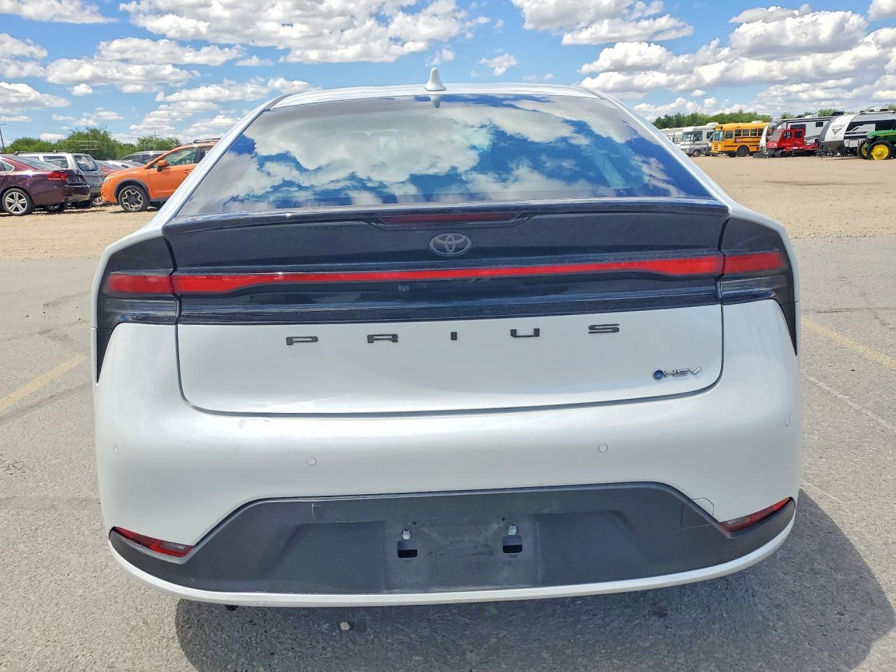 2024 Toyota Prius Le - Фото 6