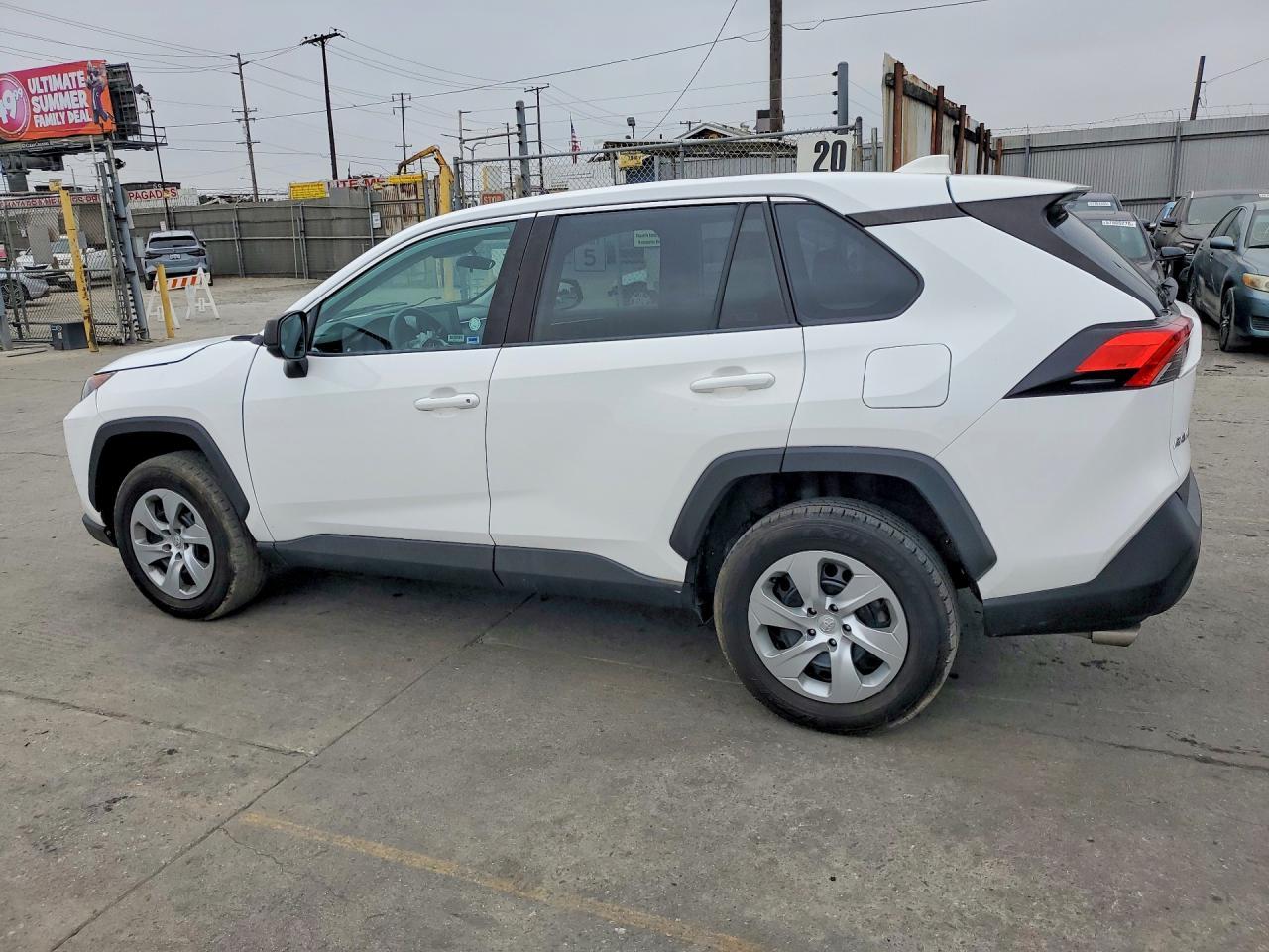 2022 Toyota Rav4 Le - Фото 2