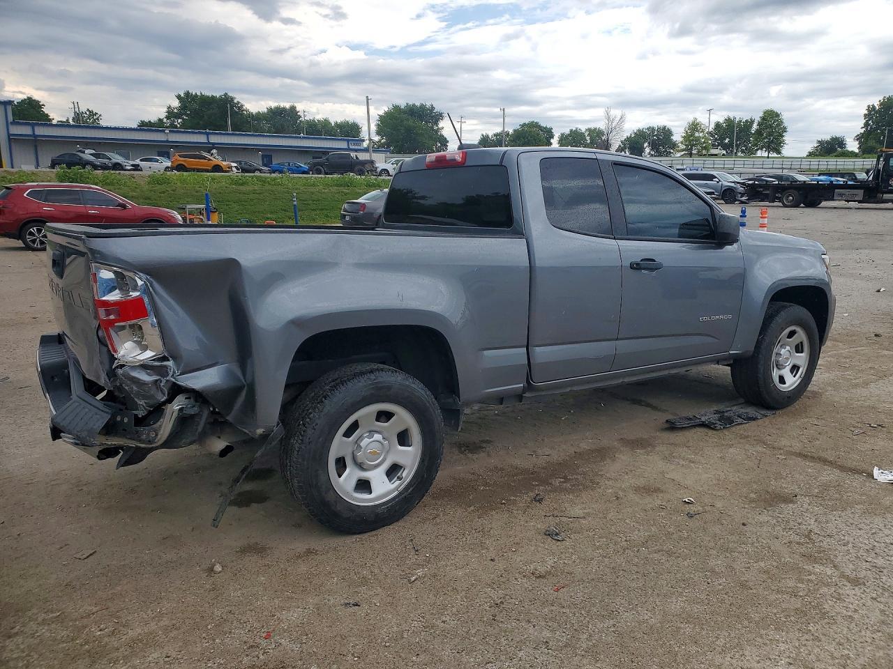 2021 Chevrolet Colorado - Фото 3