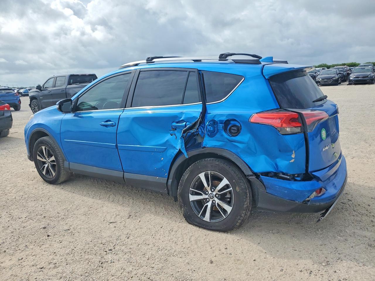 2018 Toyota Rav4 Xle - Image 2