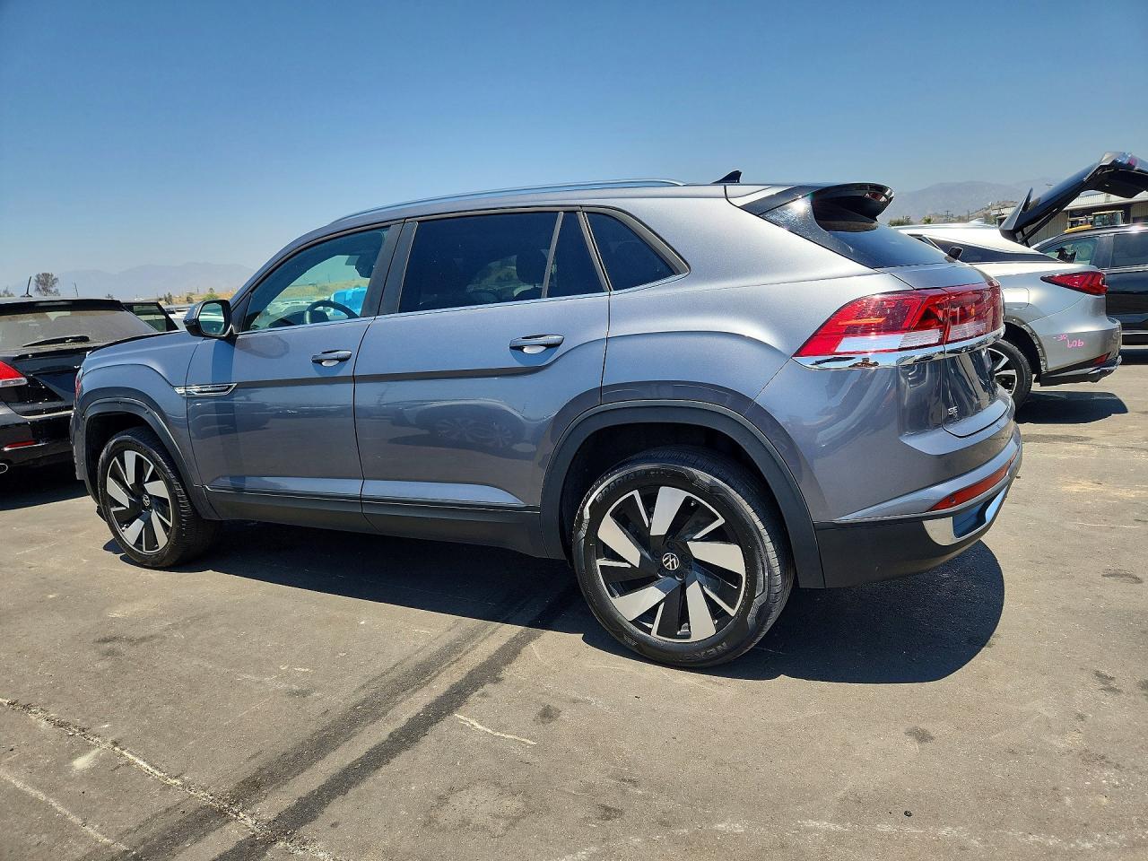 2024 Volkswagen Atlas Cross Sport Se - Image 2