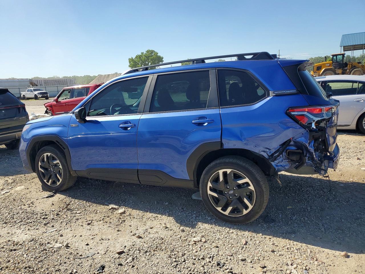 2025 Subaru Forester Premium - Фото 2