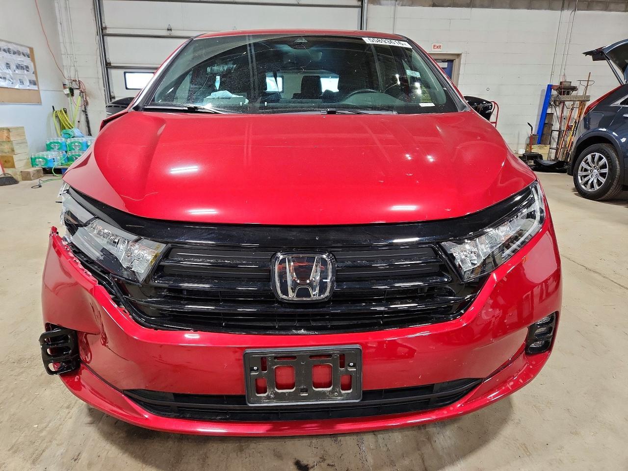 2024 Honda Odyssey Sport - Image 5