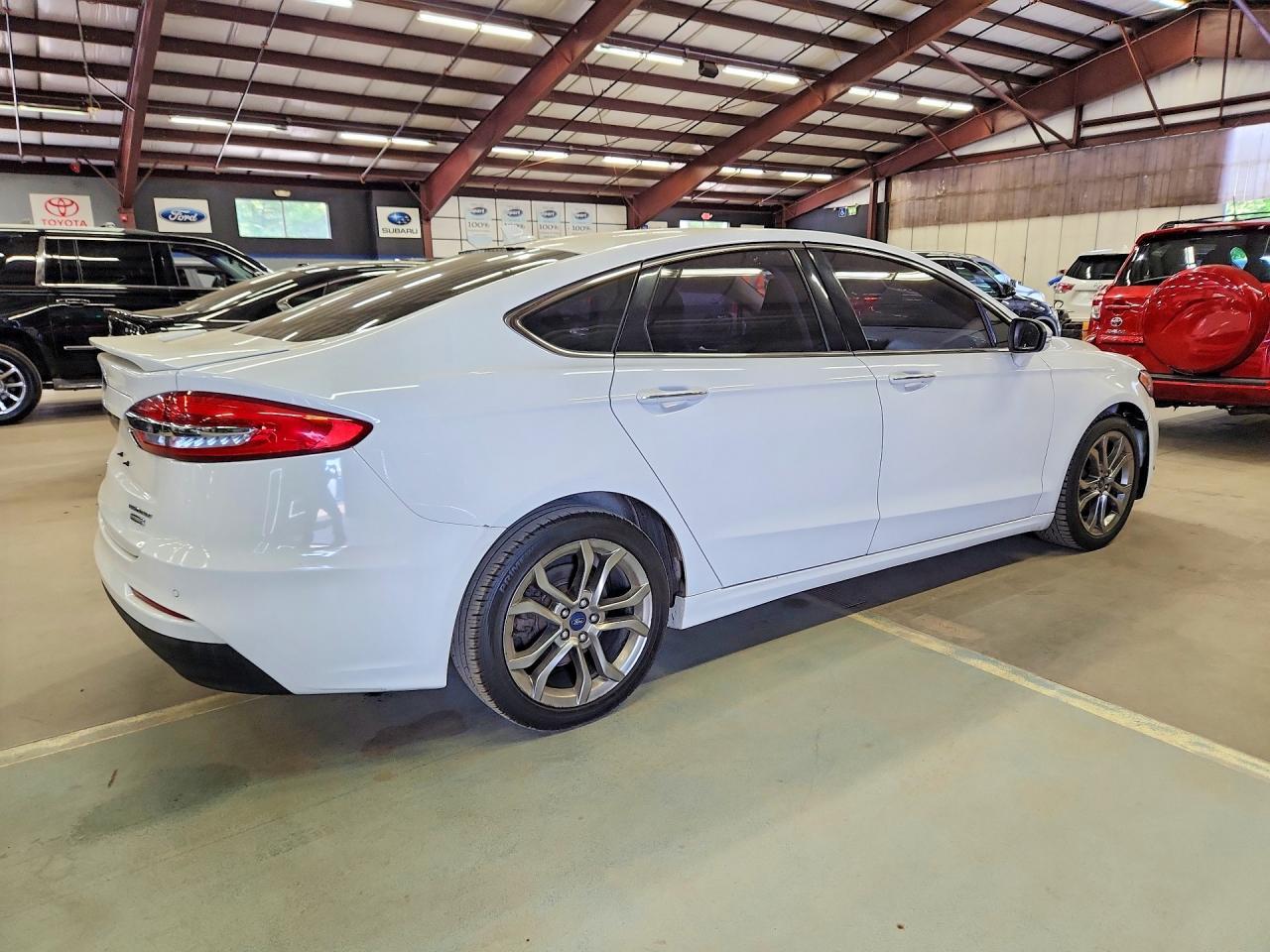 2020 Ford Fusion Titanium - Фото 3