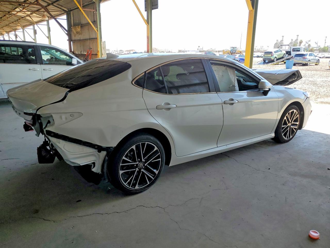 2025 Toyota Camry Xle - Фото 3