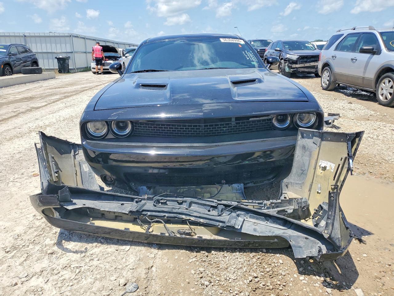 2015 Dodge Challenger R - Image 5