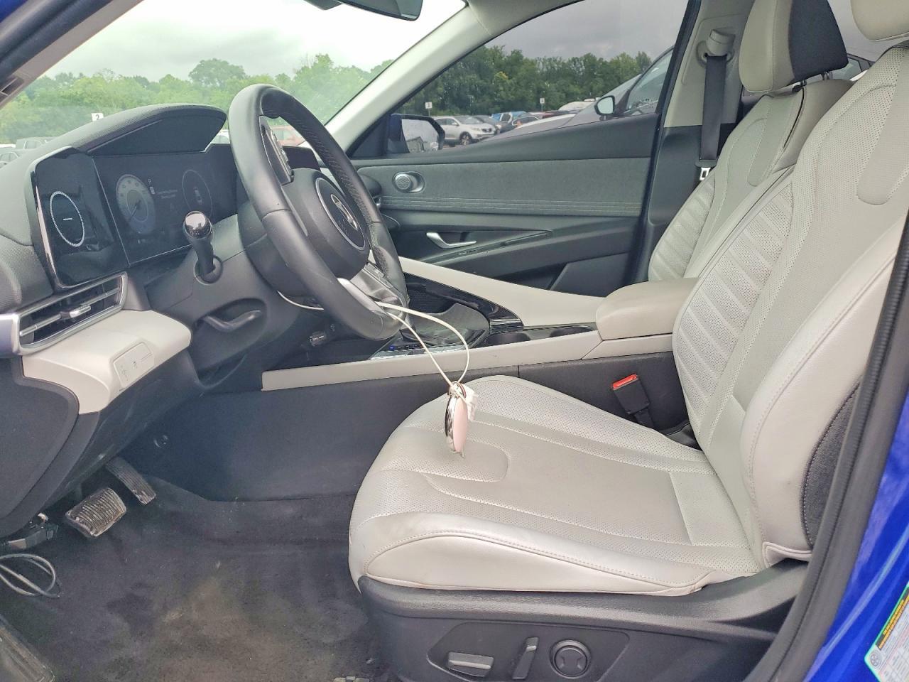 2024 Hyundai Elantra Limited - Image 7