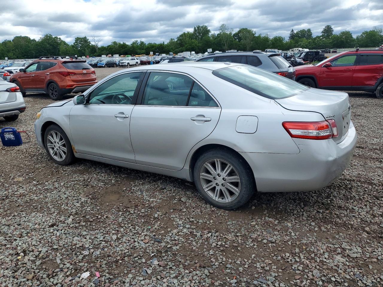 2011 Toyota Camry Le - Image 2