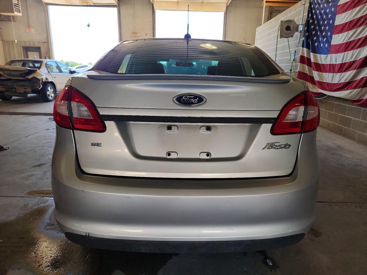 2011 Ford Fiesta Se - Image 6