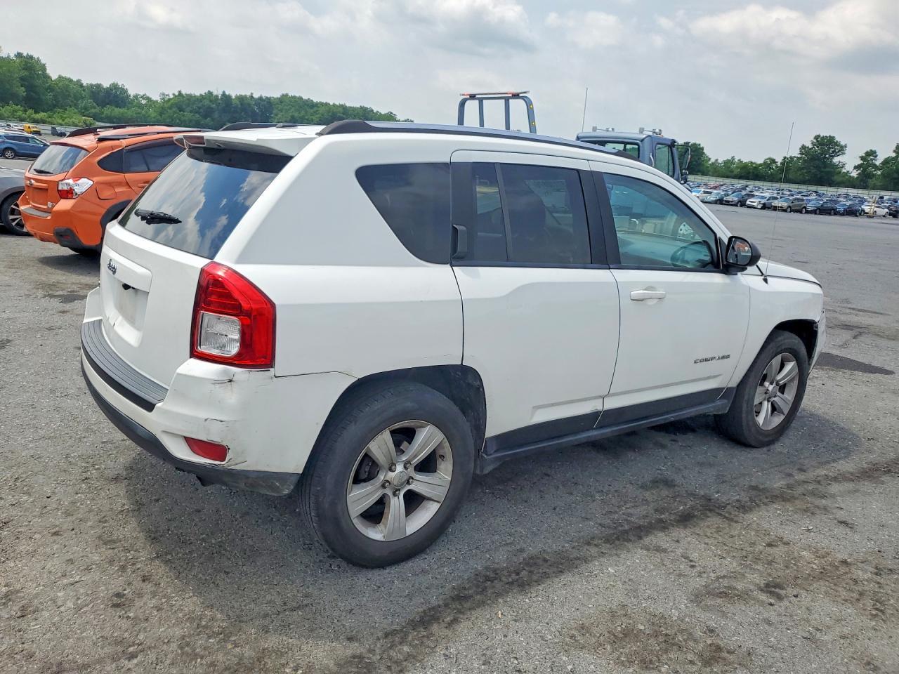 2013 Jeep Compass Sport - Фото 3