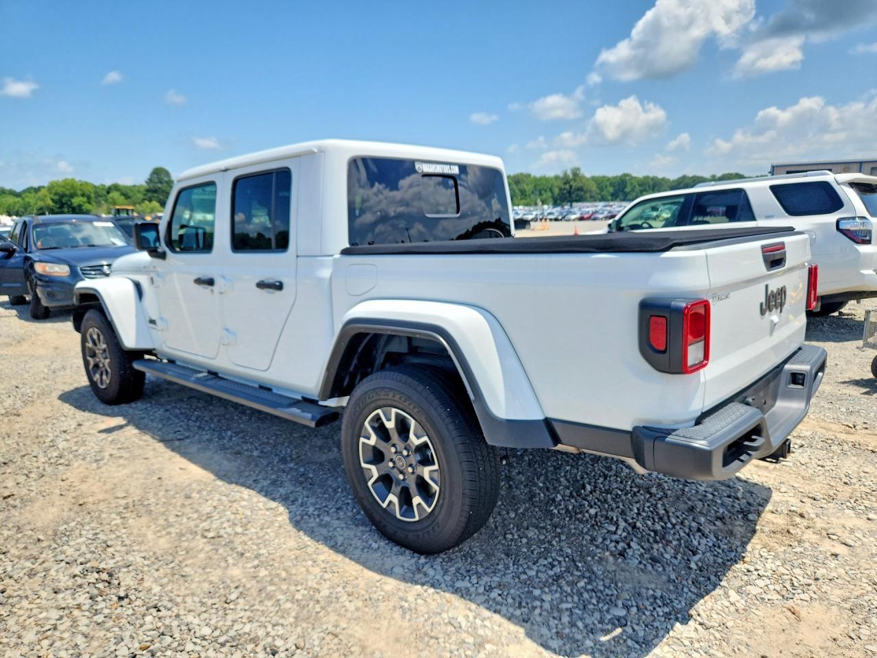 2025 Jeep Gladiator Sport - Фото 2
