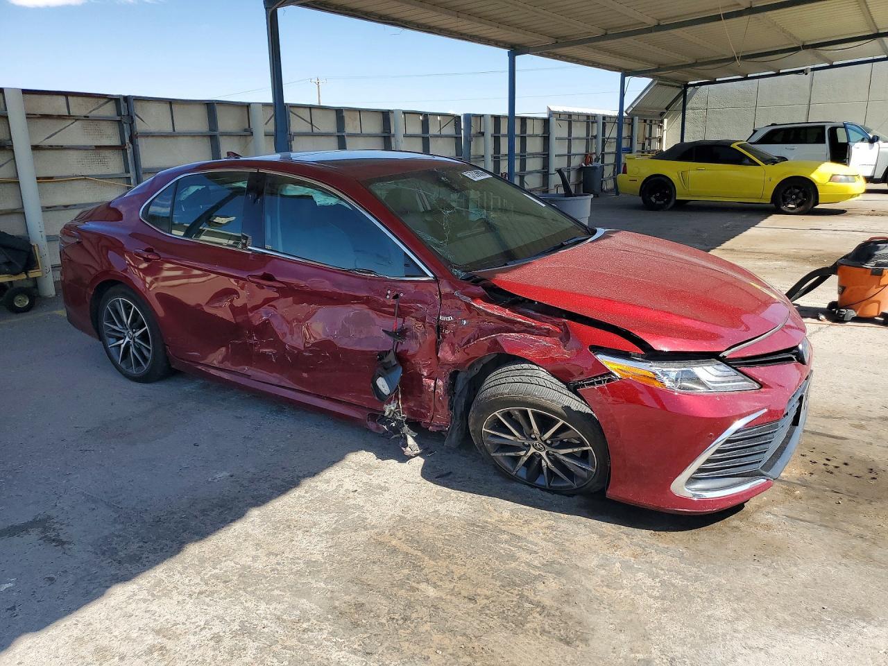 2021 Toyota Camry Xle - Фото 4