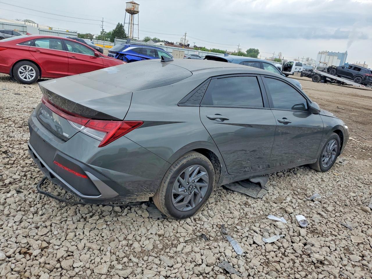 2024 Hyundai Elantra Blue - Фото 3