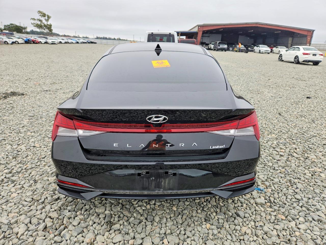2023 Hyundai Elantra Limited - Image 6