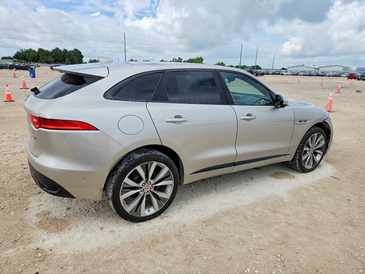 2017 Jaguar F-Pace R - Sport - Фото 3