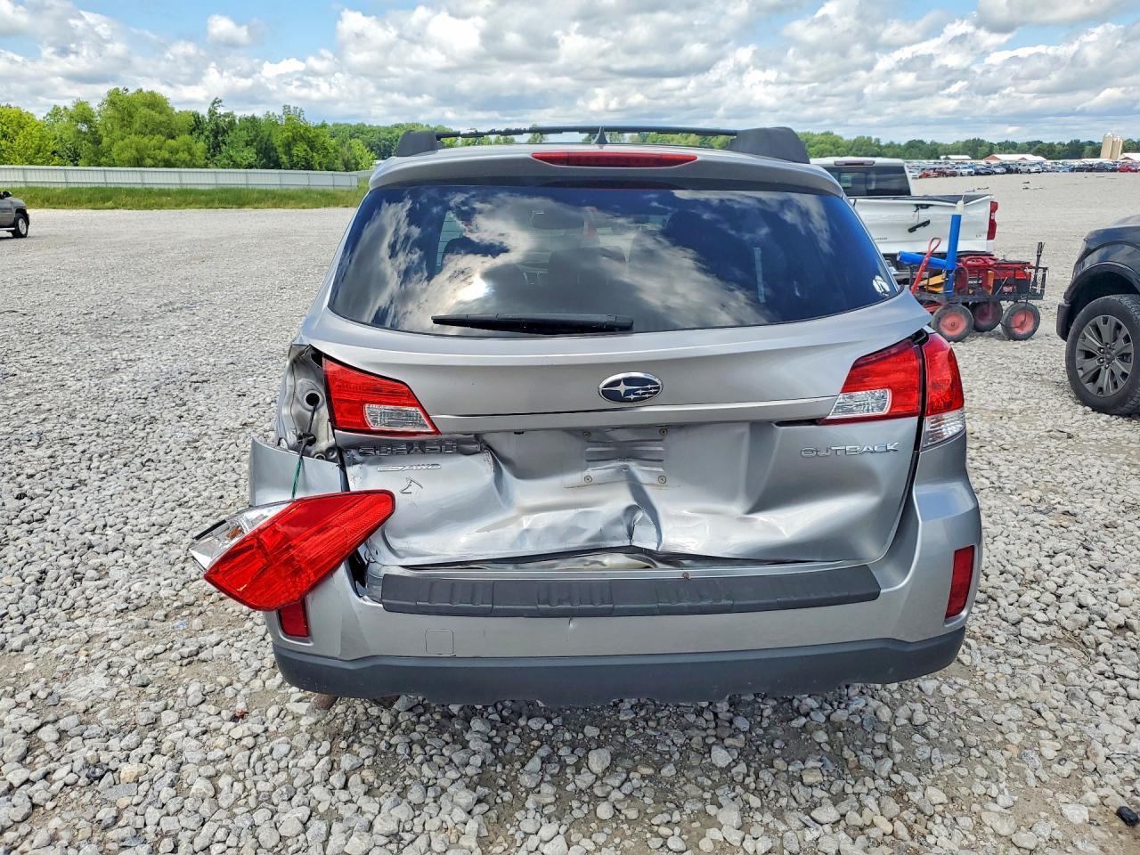 2011 Subaru Outback 2.5I Limited - Фото 6