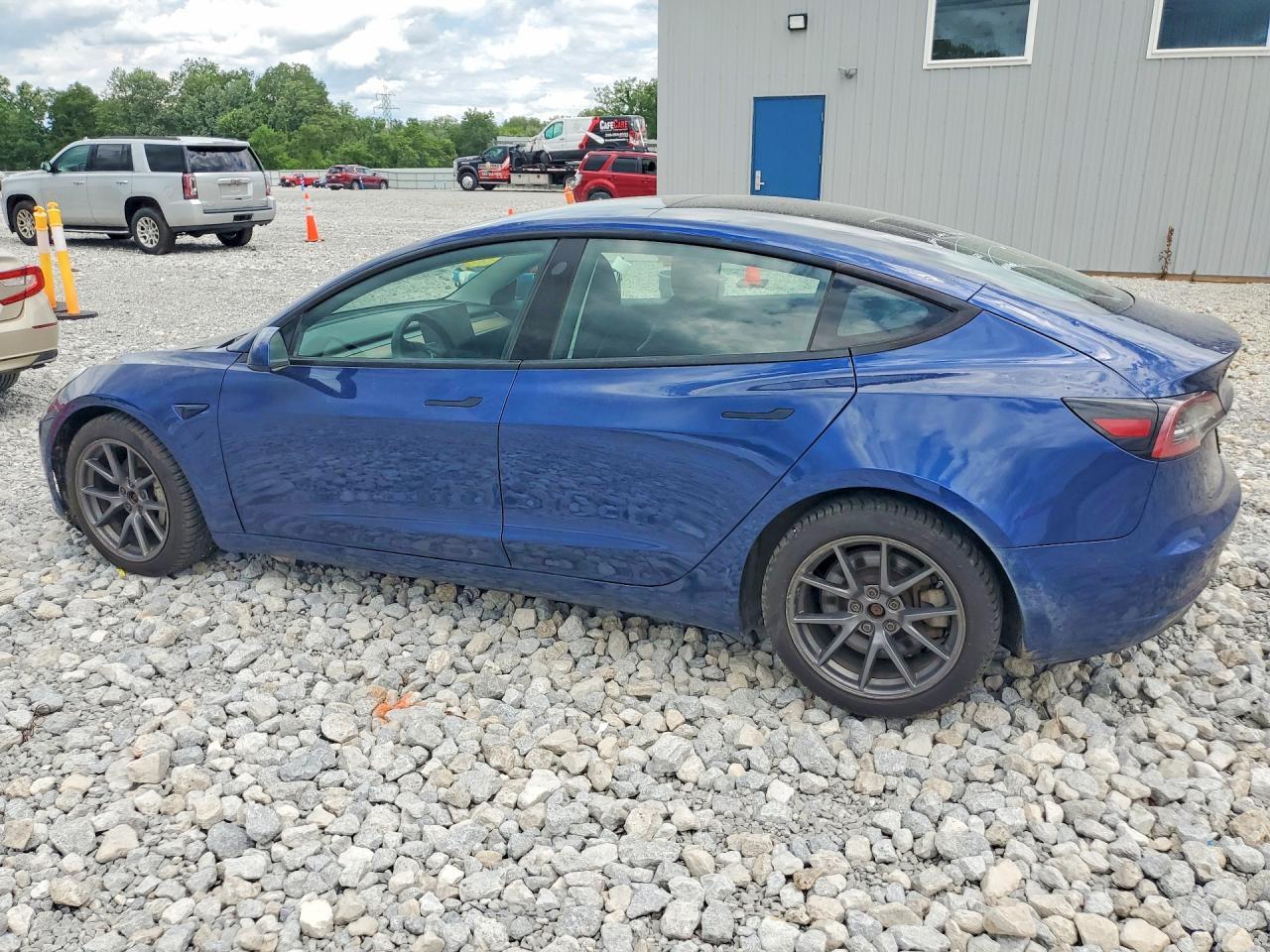 2021 Tesla Model 3 - Фото 2