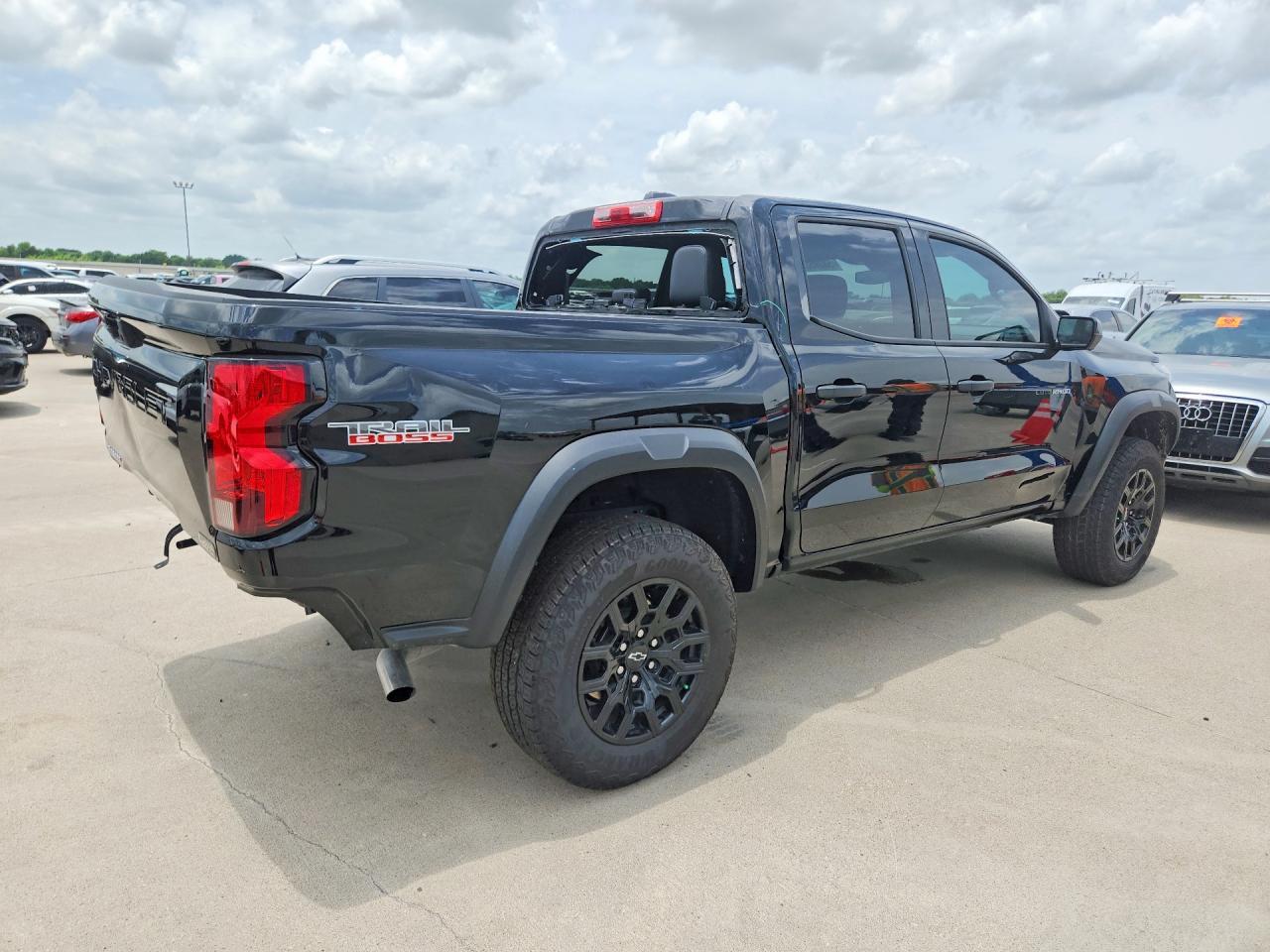 2025 Chevrolet Colorado Trail Boss - Image 3