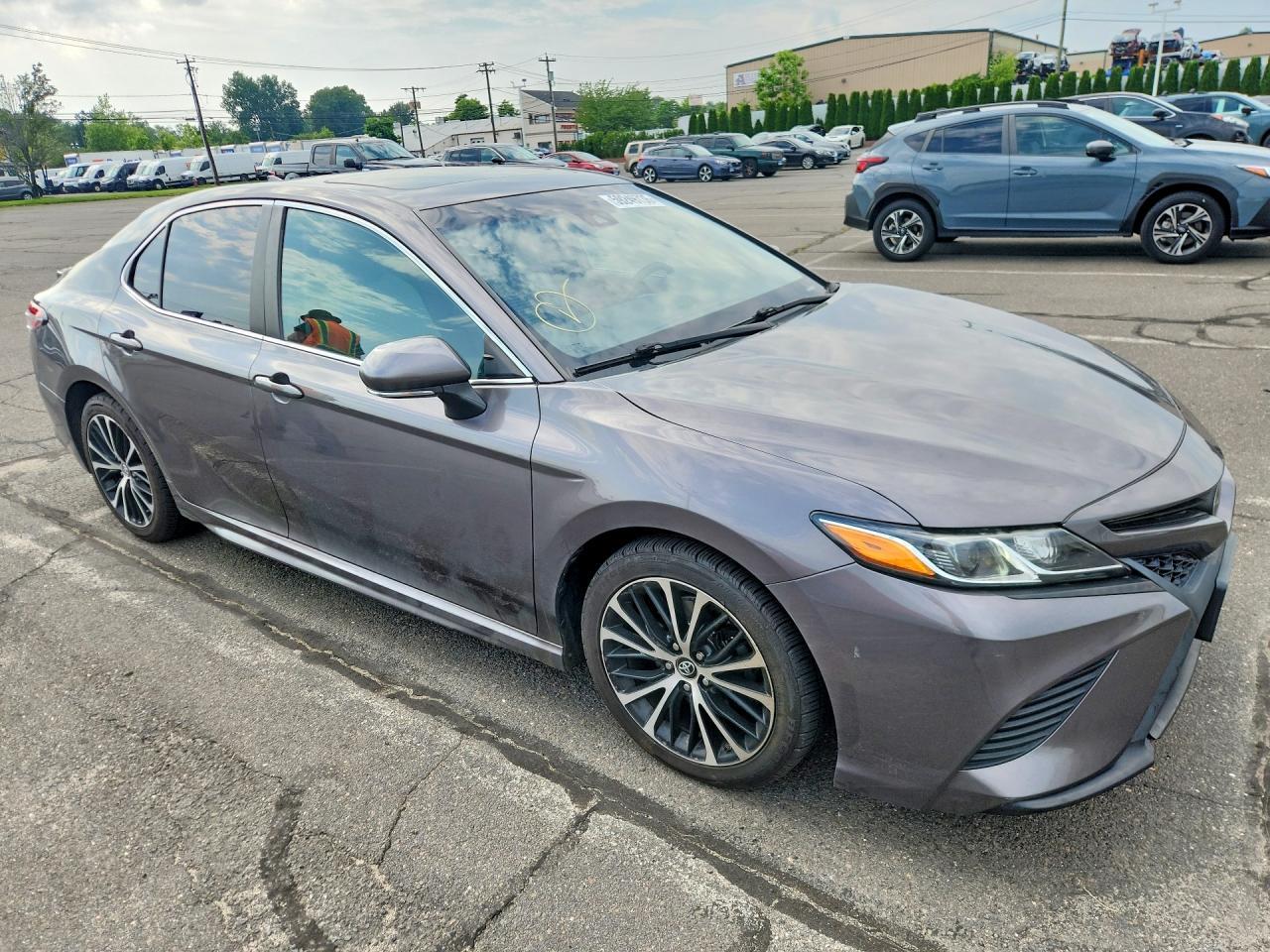 2019 Toyota Camry Se - Image 4