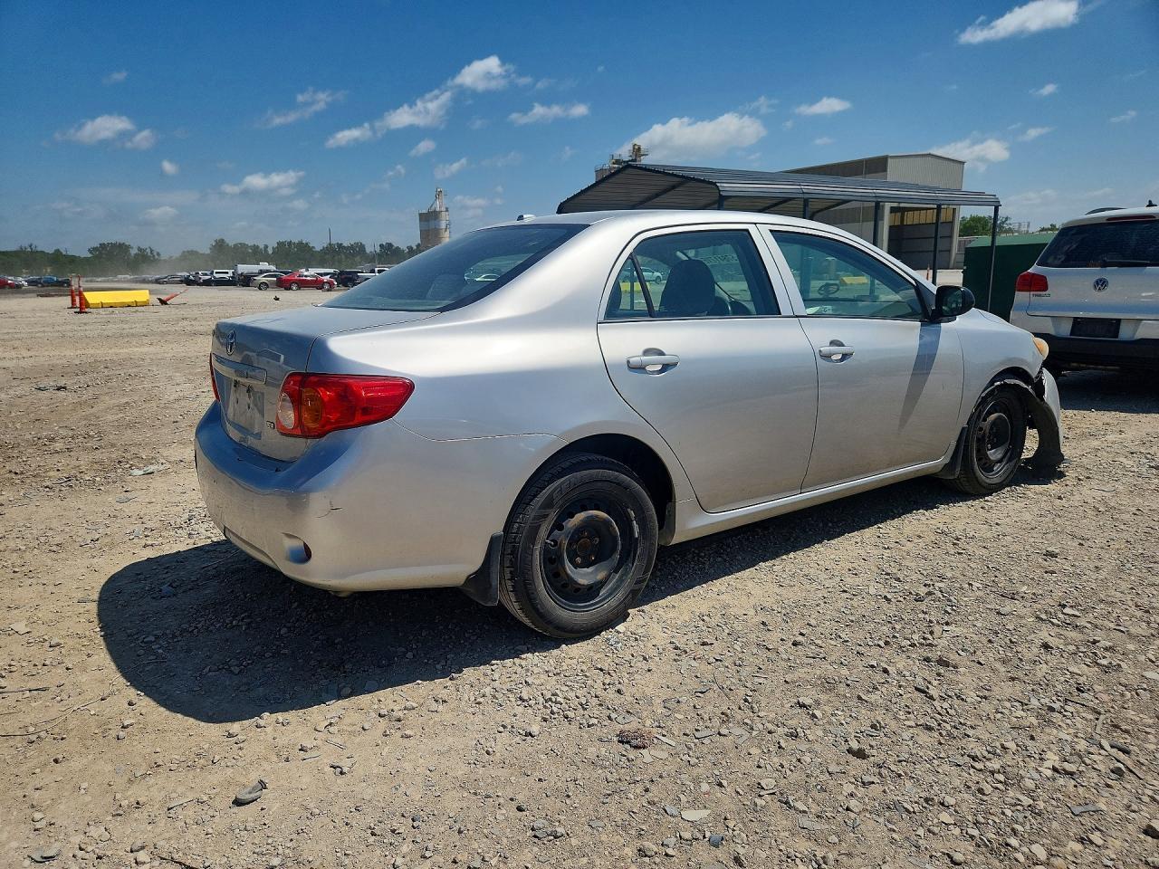 2010 Toyota Corolla Le - Фото 3