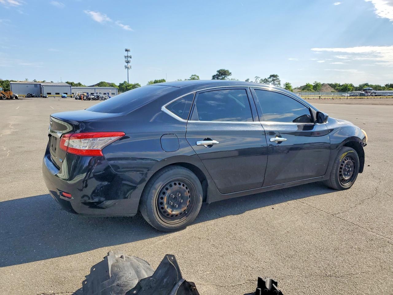 2014 Nissan Sentra S - Фото 3