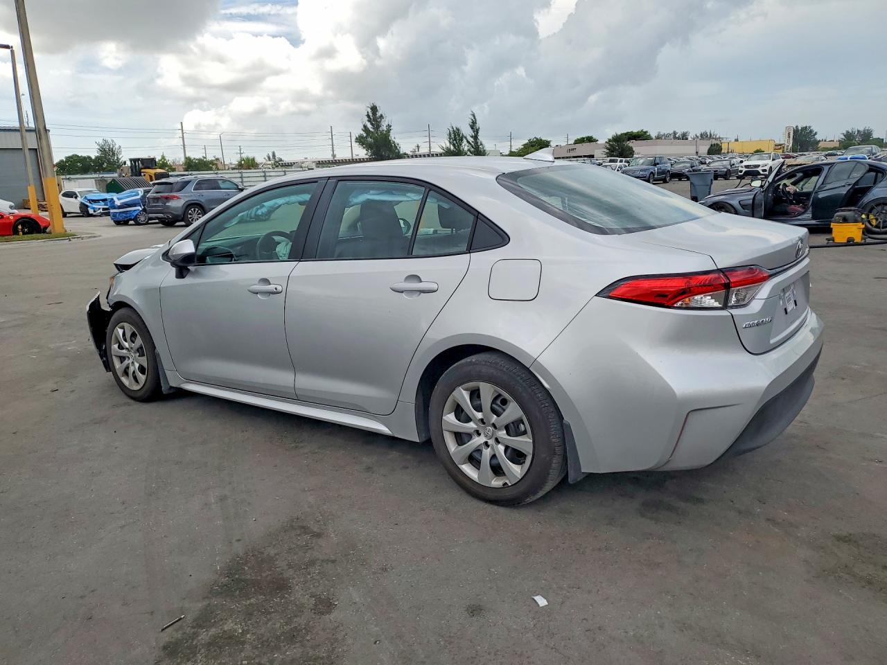 2026 Toyota Corolla Le - Фото 2
