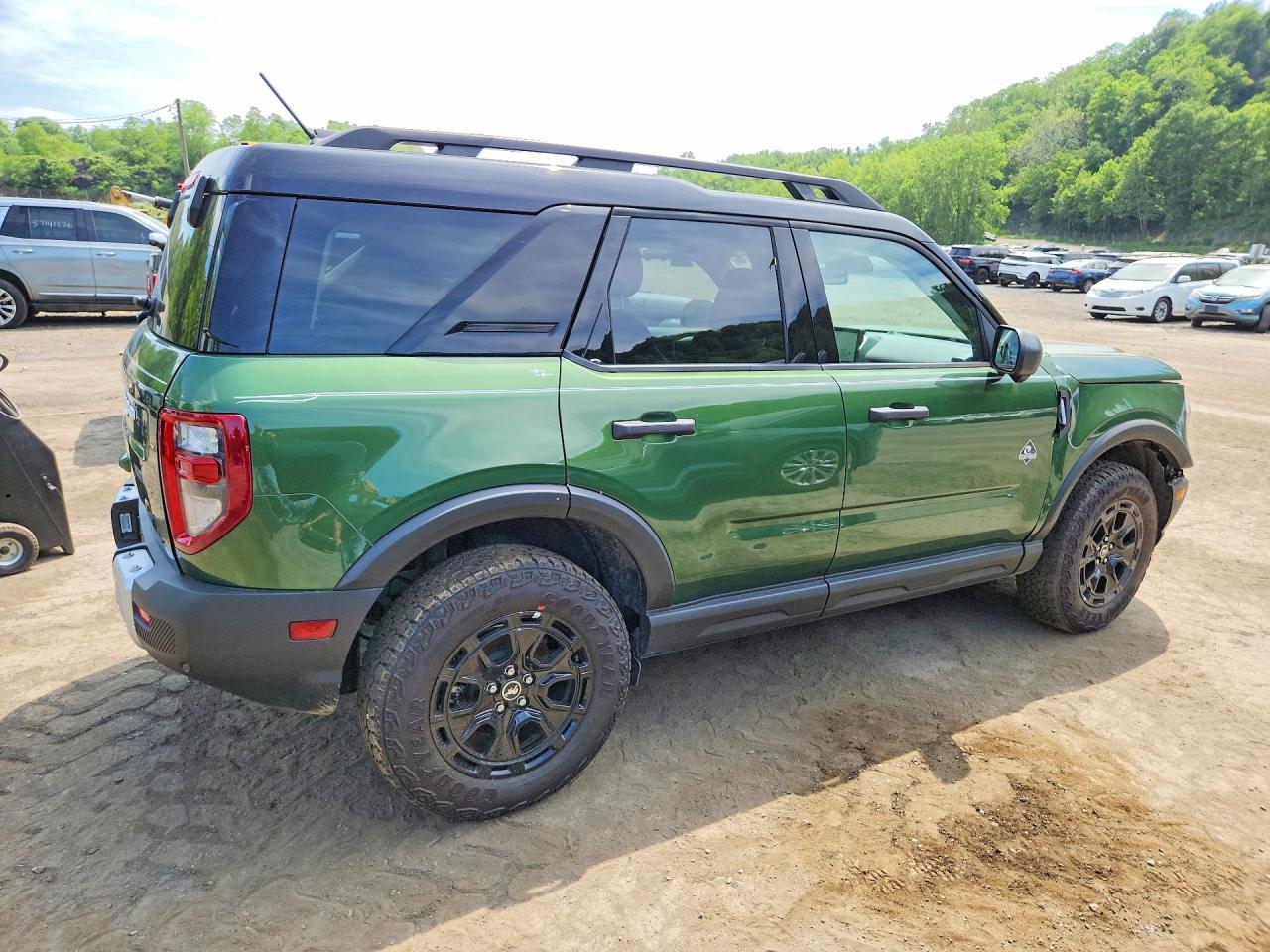 2025 Ford Bronco Sport Outer Banks - Image 3