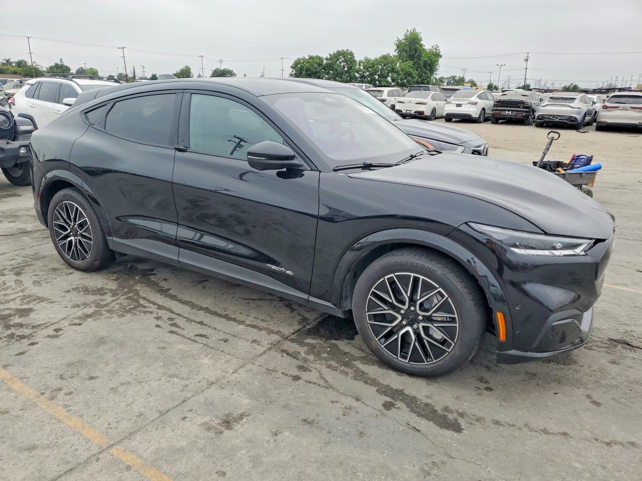 2025 Ford Mustang Mach-E Premium - Фото 4