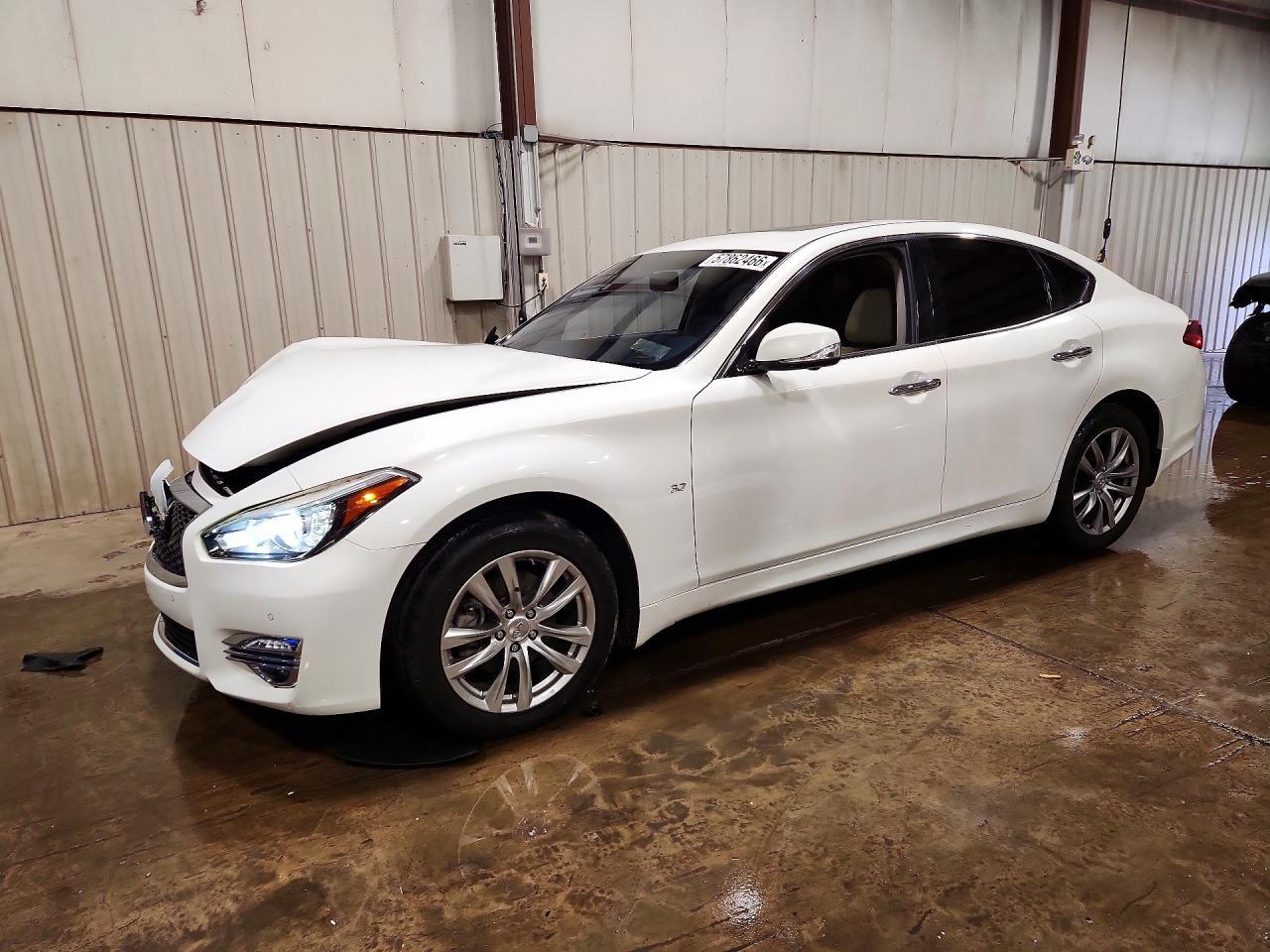 2015 Infiniti Q70 3.7