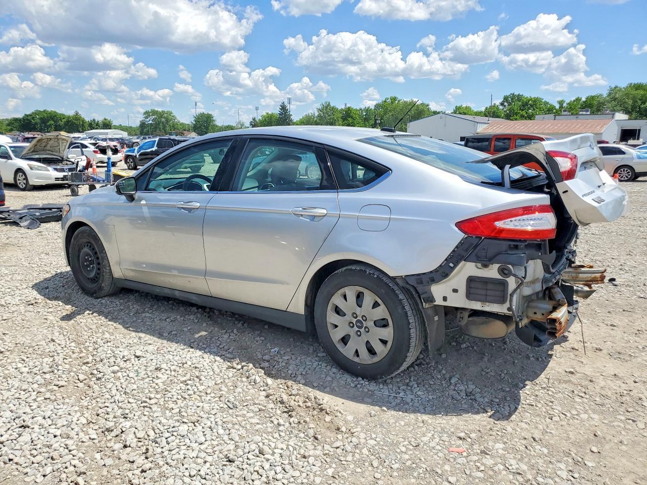 2014 Ford Fusion S - Фото 2