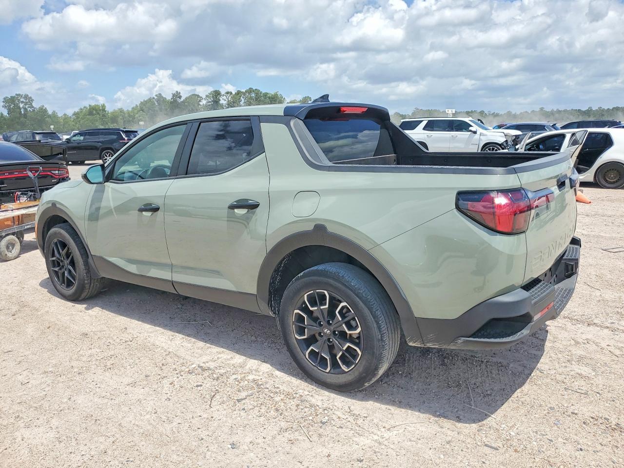 2024 Hyundai Santa Cruz Se - Фото 2