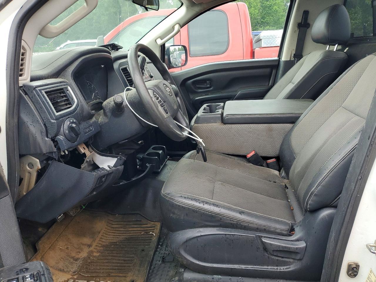 2018 Nissan Titan S - Фото 7
