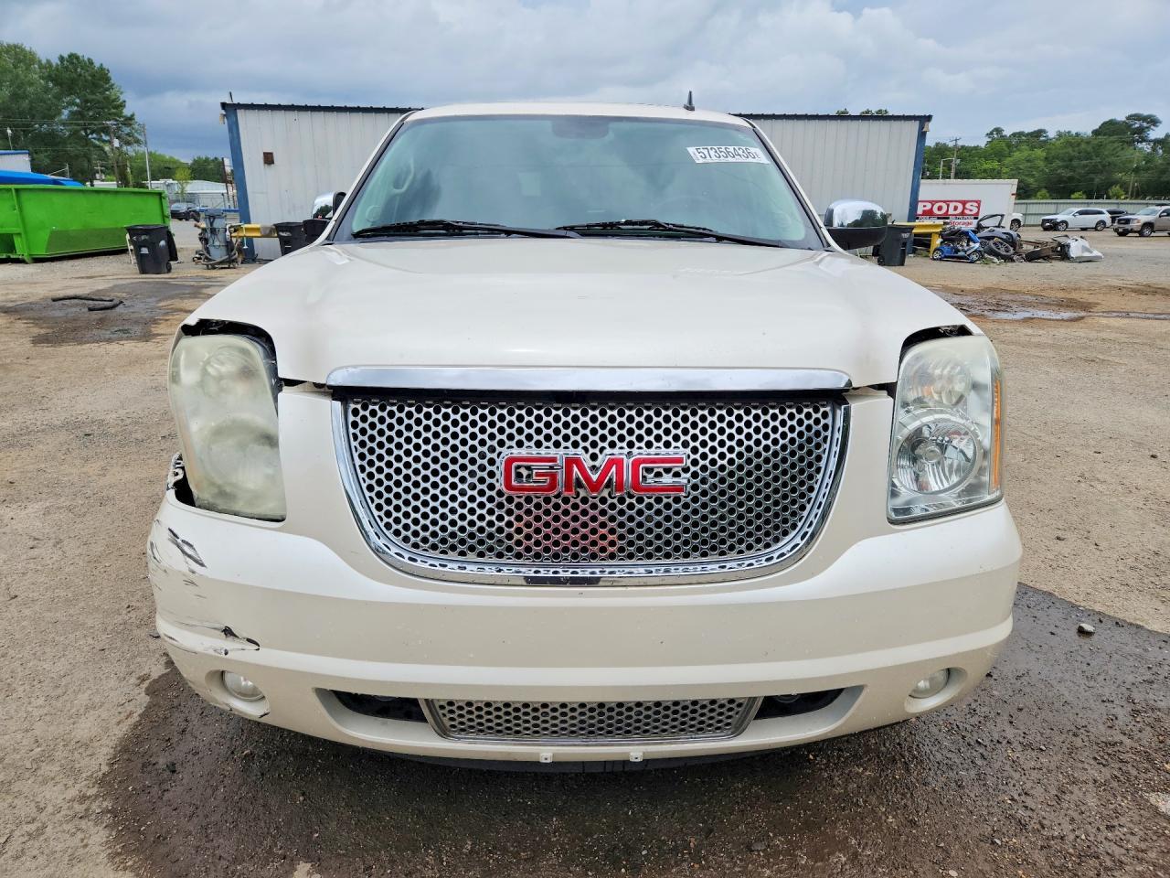 2013 GMC Yukon Denali - Image 5
