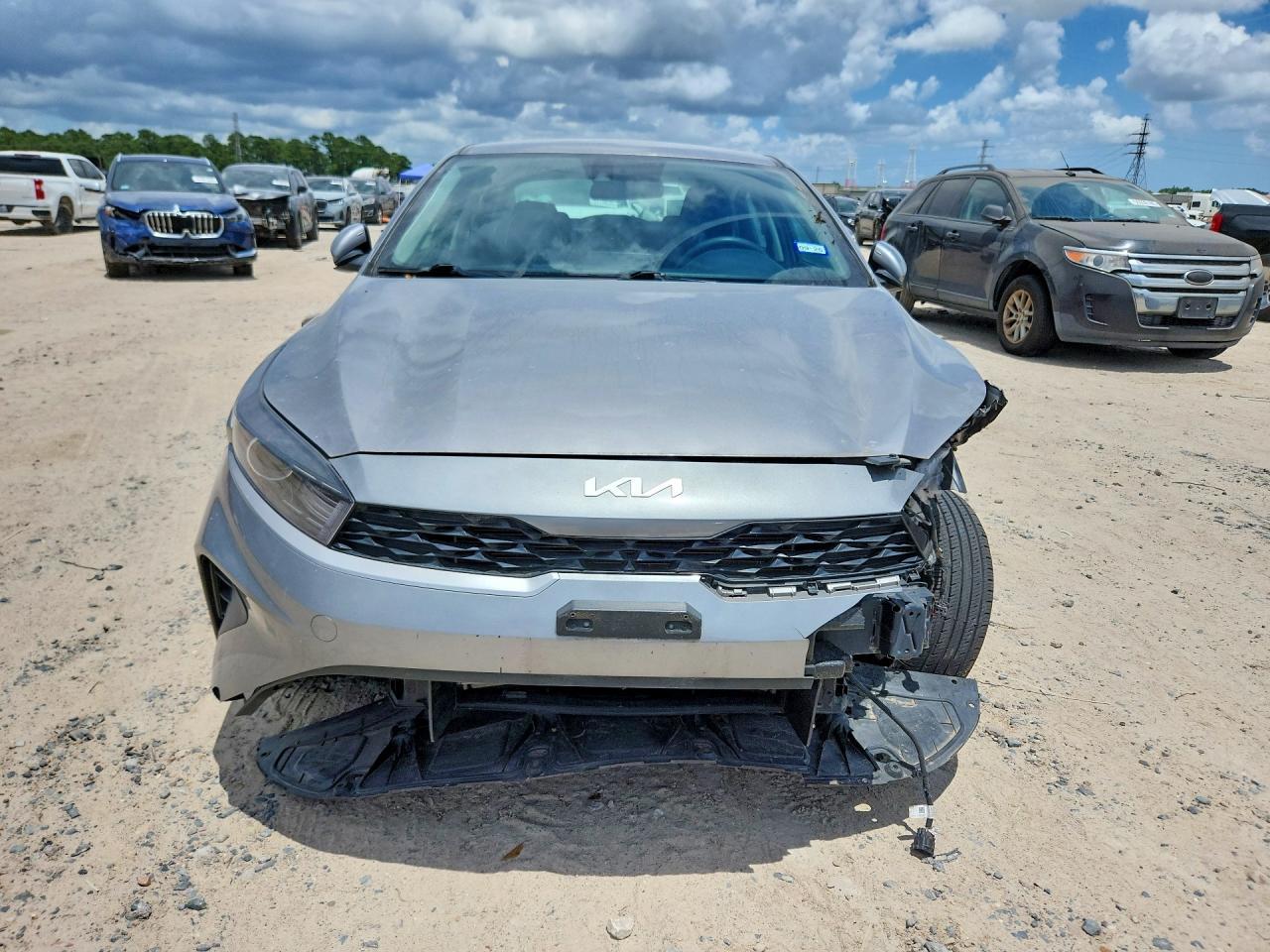 2023 Kia Forte Lxs - Image 5