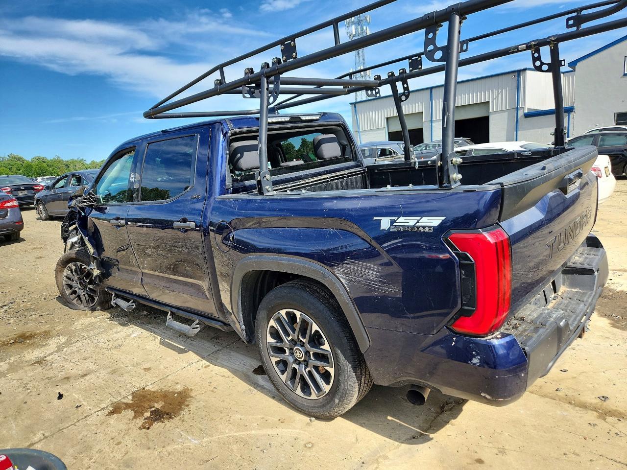 2022 Toyota Tundra Sr5 - Фото 2