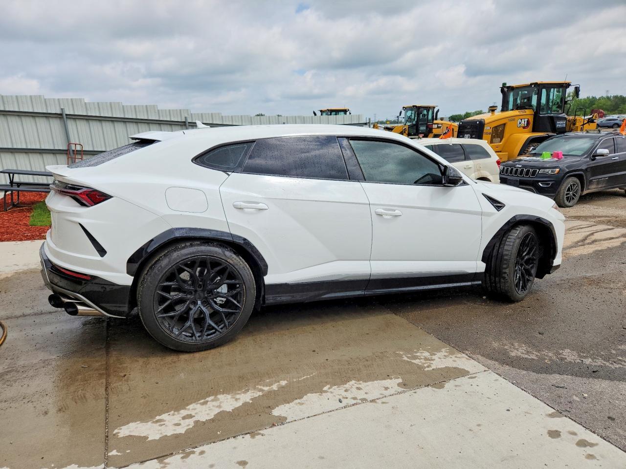 2019 Lamborghini Urus - Фото 3