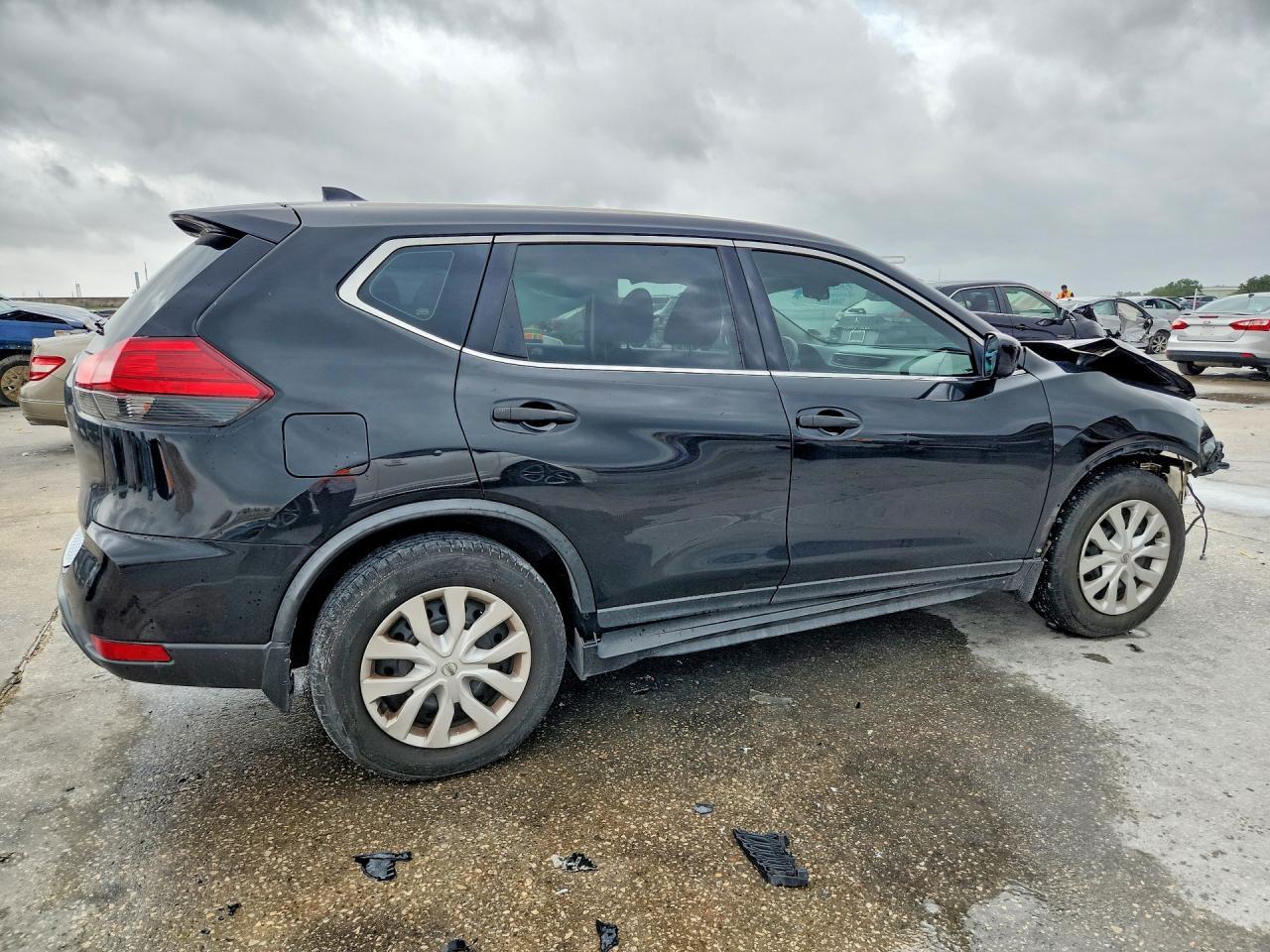 2017 Nissan Rogue S - Image 3