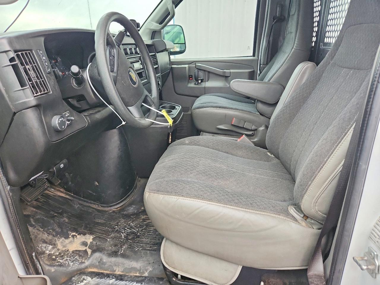 2020 Chevrolet Express - Фото 7